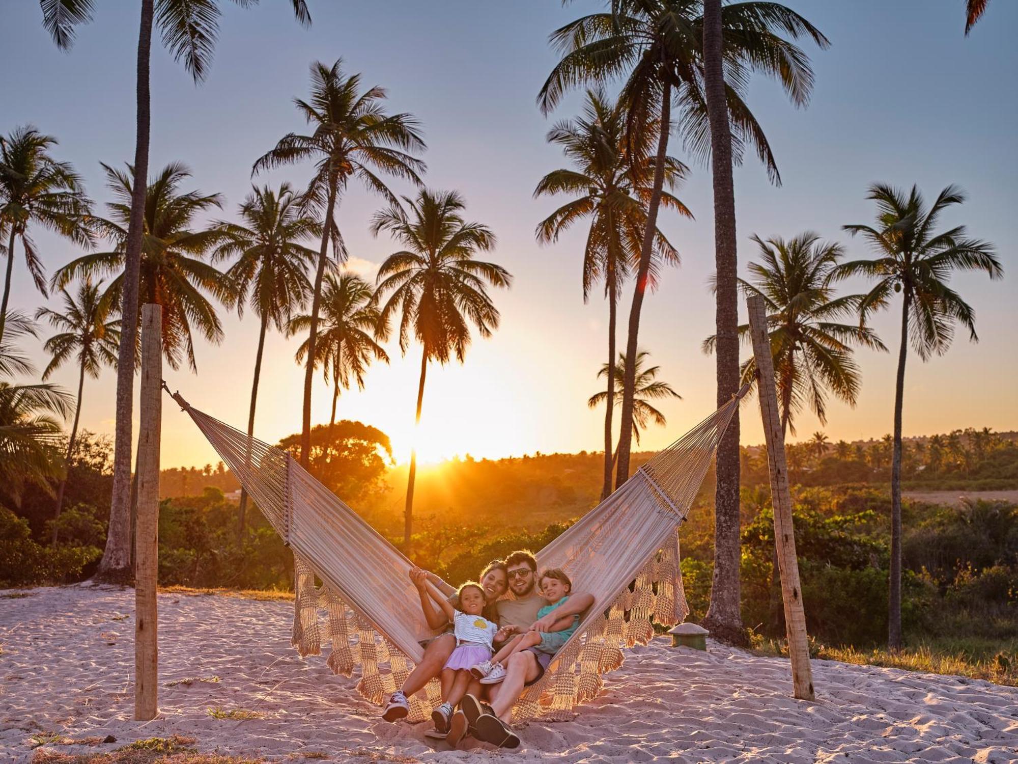 Grand Palladium Imbassaí Resort&Spa - All Inclusive Esterno foto Sunset at the beach